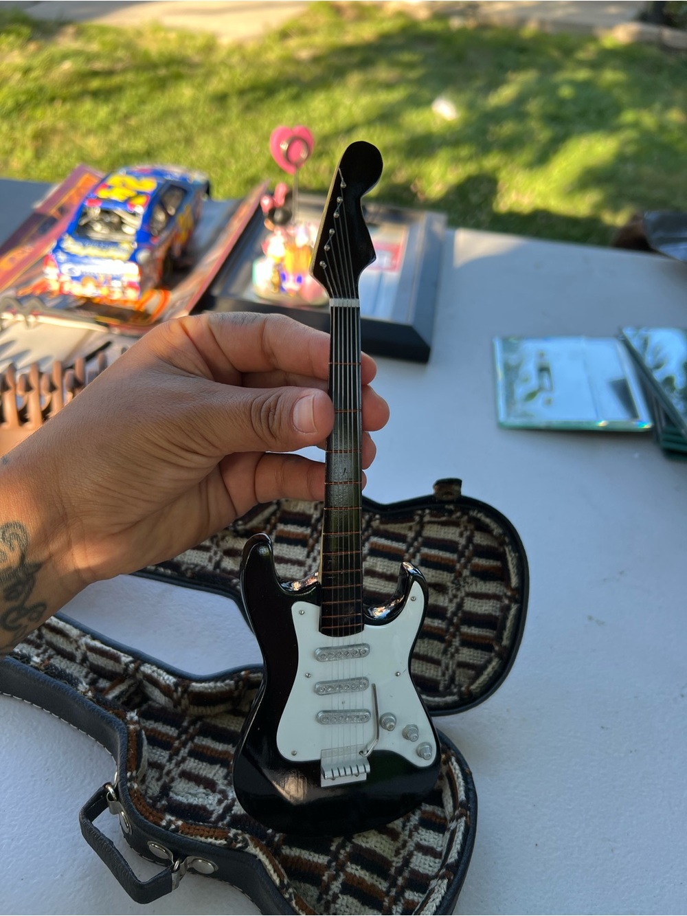 Black Miniature Electric Guitar Collectible – Decorative Home Art